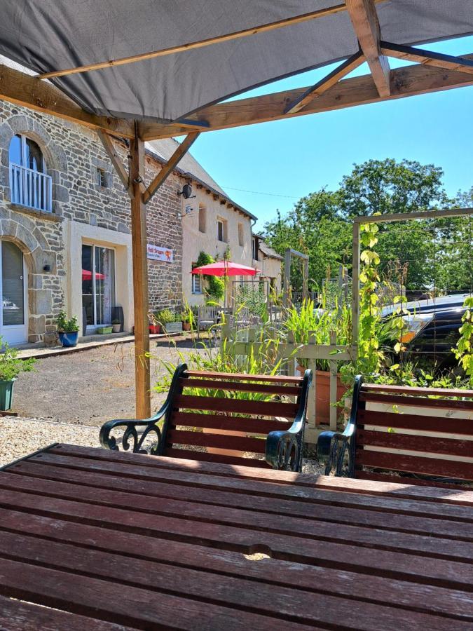 Bed and Breakfast Le Petit Dragon Plumaudan Zewnętrze zdjęcie